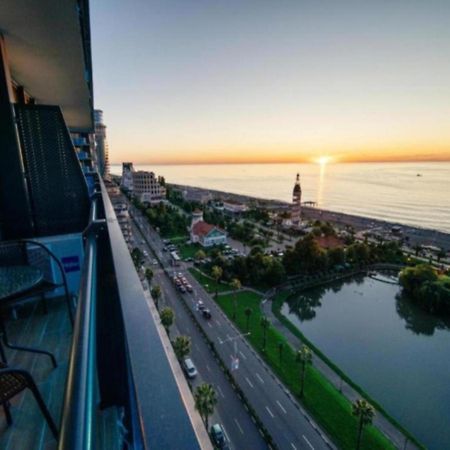 Aparthotel Sea View Orbi City à Batoumi Extérieur photo