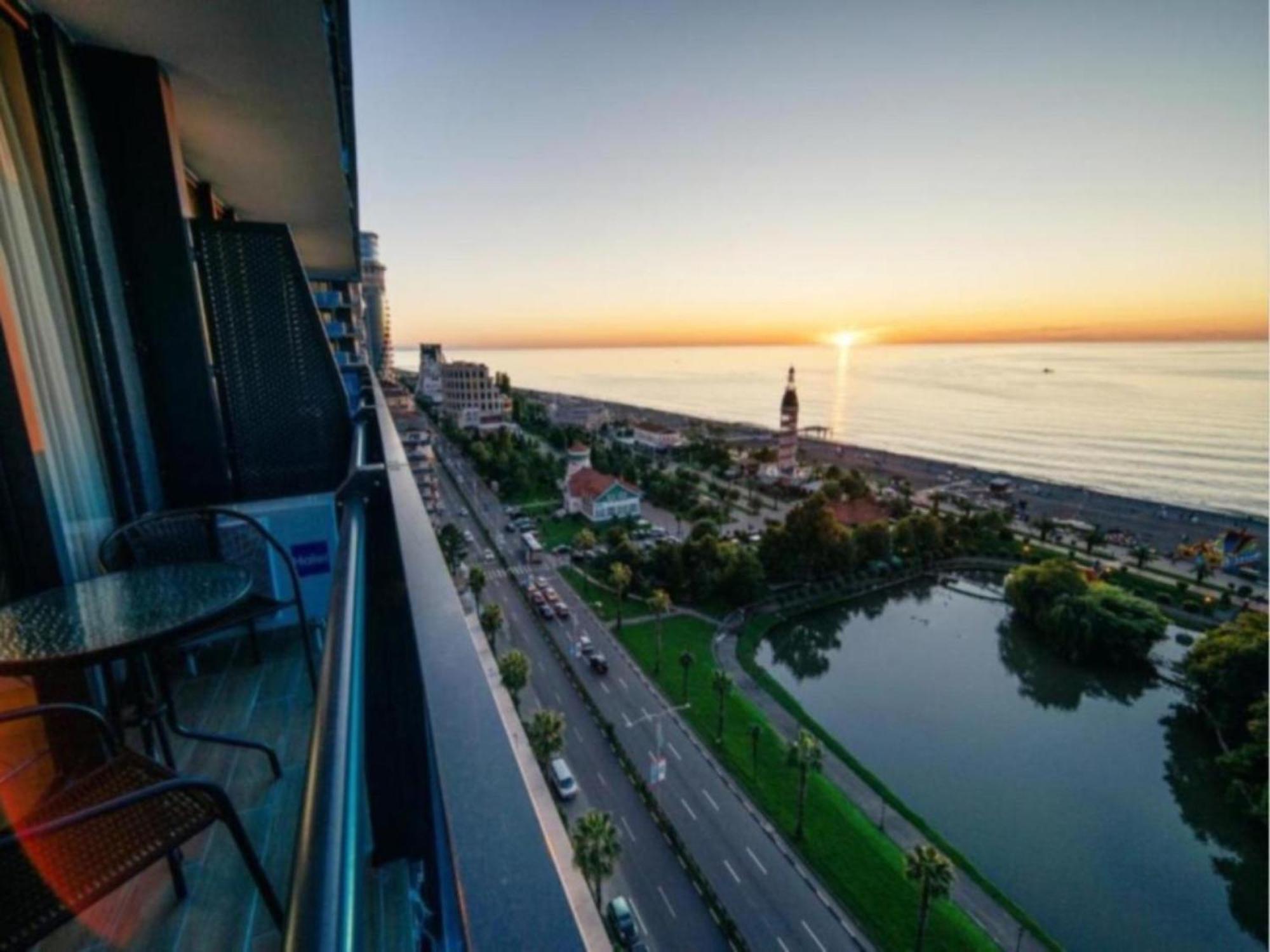 Aparthotel Sea View Orbi City à Batoumi Extérieur photo