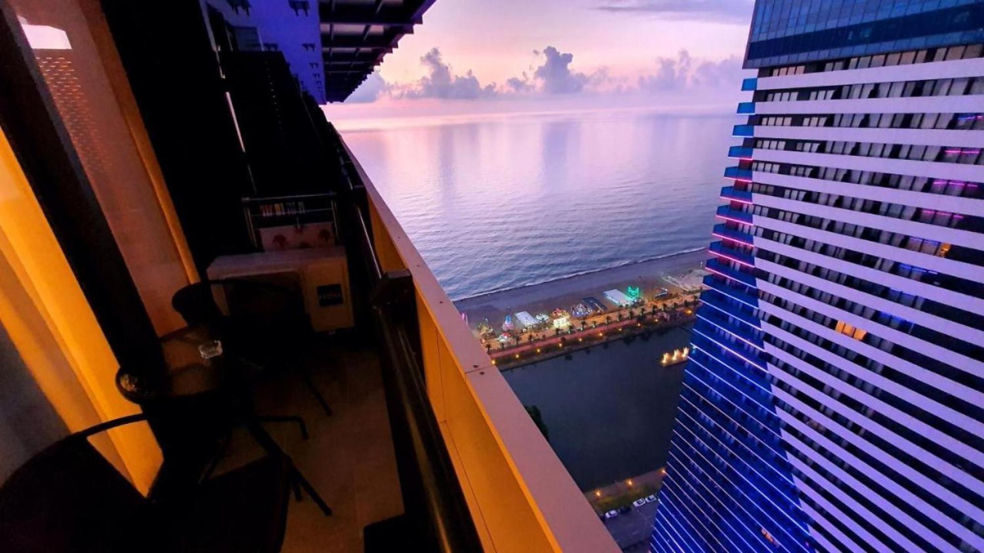 Aparthotel Sea View Orbi City à Batoumi Extérieur photo